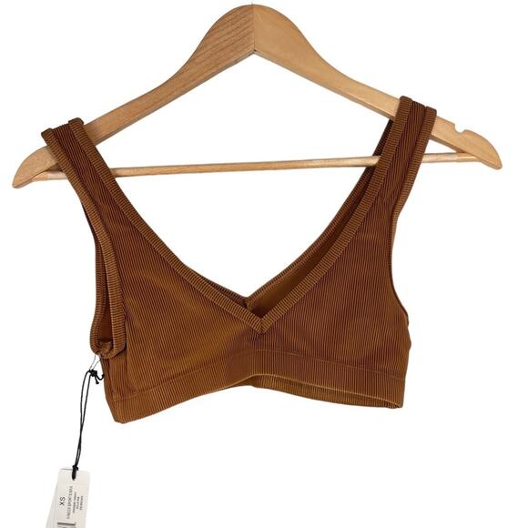 WeWoreWhat Sports Bra Brown V-Neck Ribbed Crop Top Stretch XS NWT - Picture 5 of 6